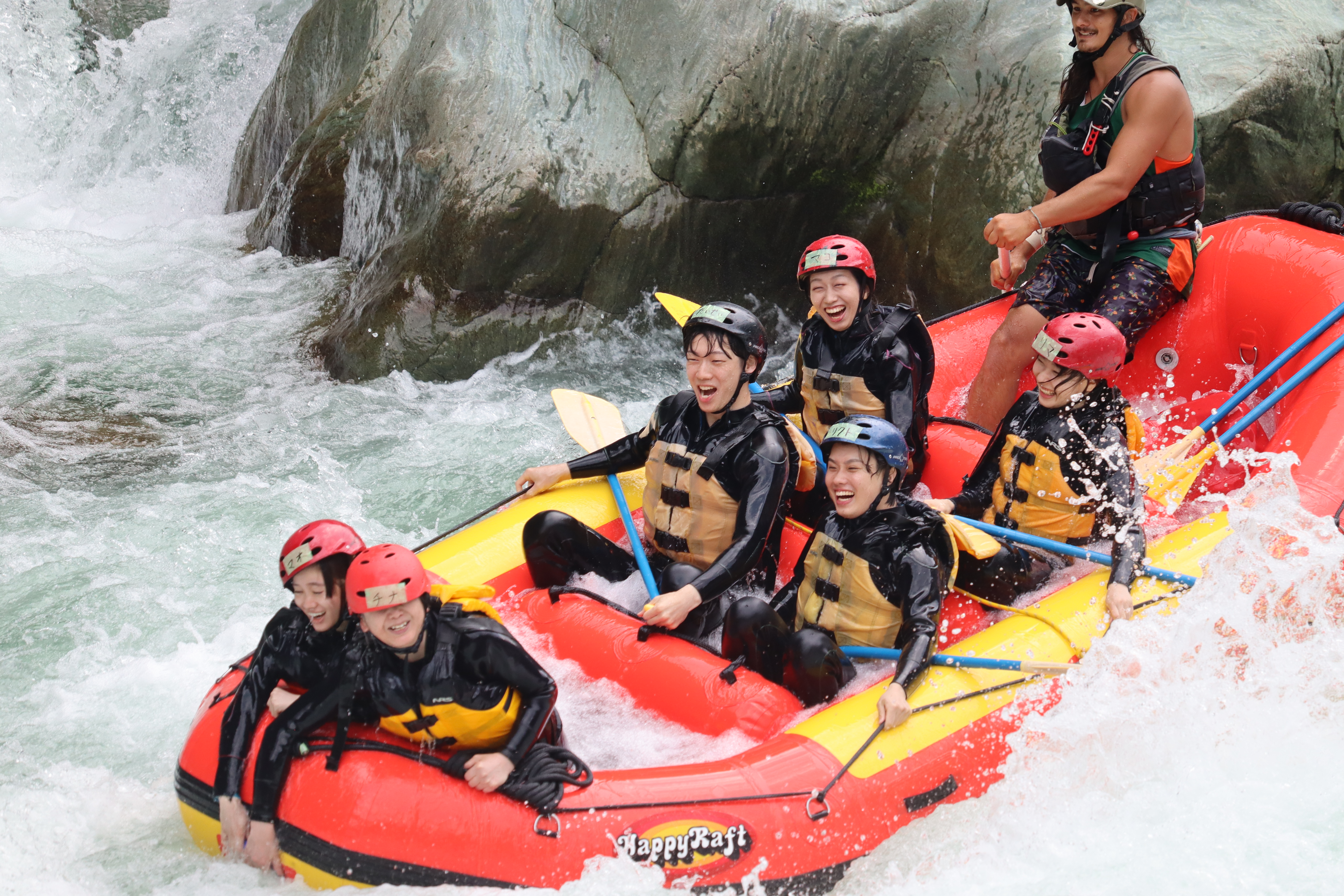 Beautiful all day rafting | 吉野川ラフティングならハッピーラフト